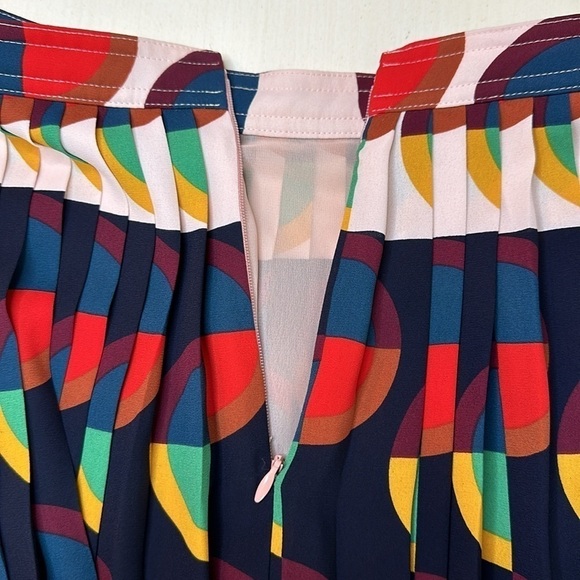 J. Crew Pleated Midi Skirt in Art Deco Print Size 00 - Picture 5 of 11